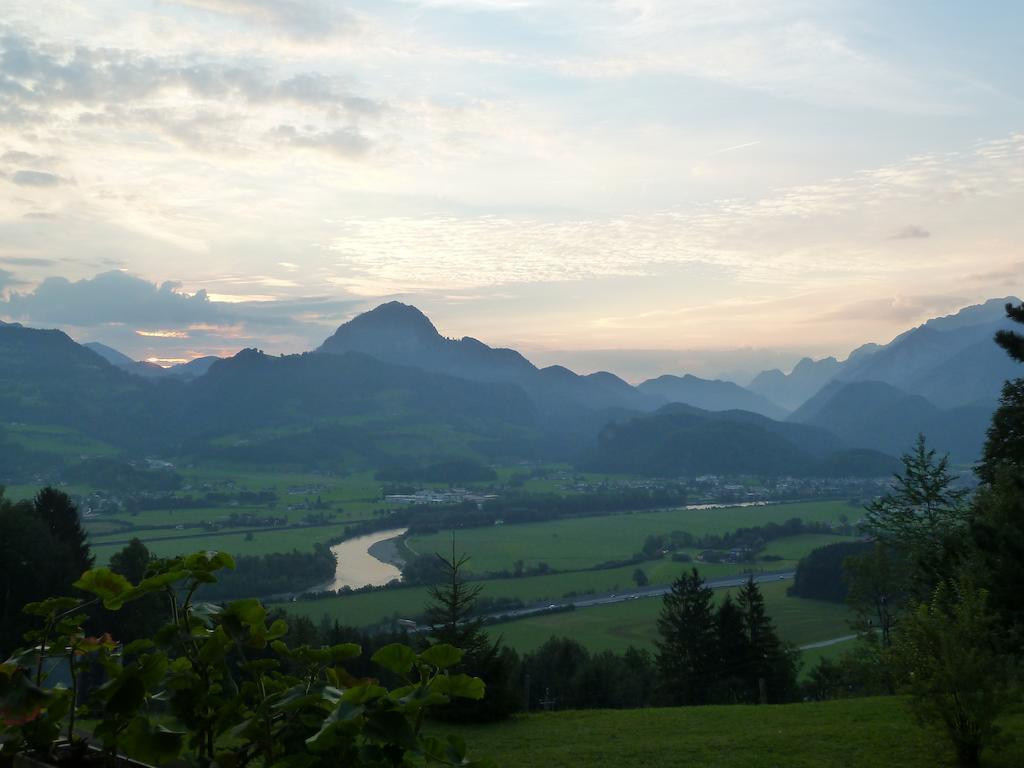 Pension Schoene Aussicht Kuchl Buitenkant foto