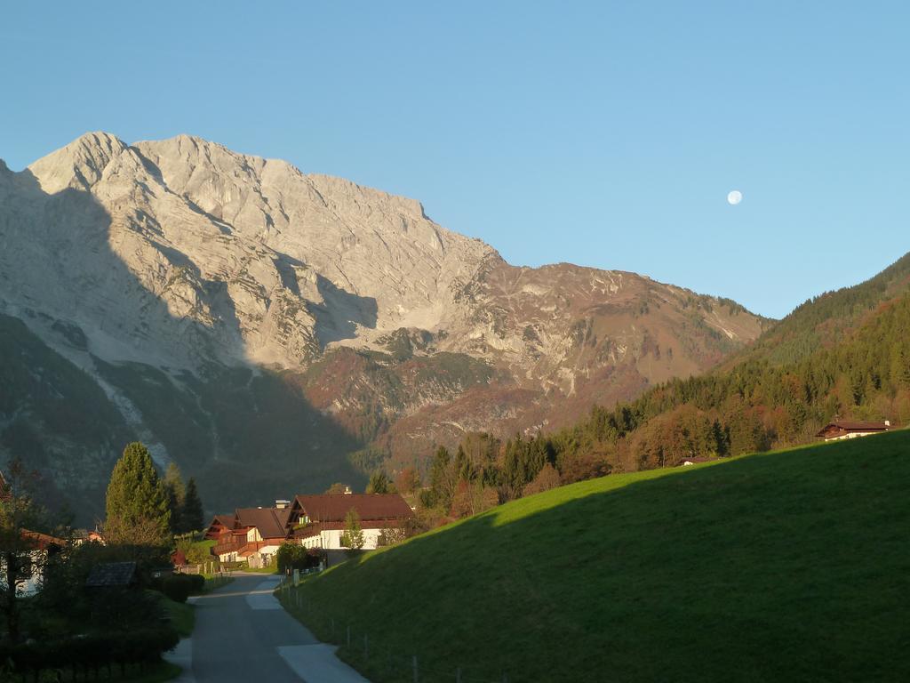 Pension Schoene Aussicht Kuchl Buitenkant foto